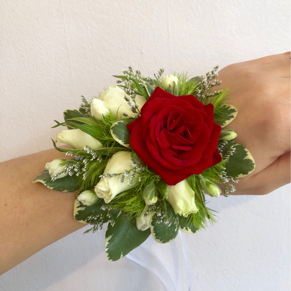 Chic and Stunning Corsage
