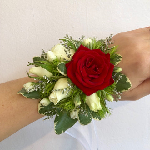 Chic and Stunning Corsage