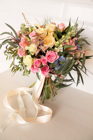 “Bright Fountain” bridal bouquet