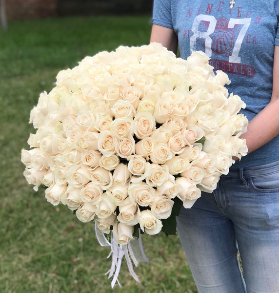 130 white roses
